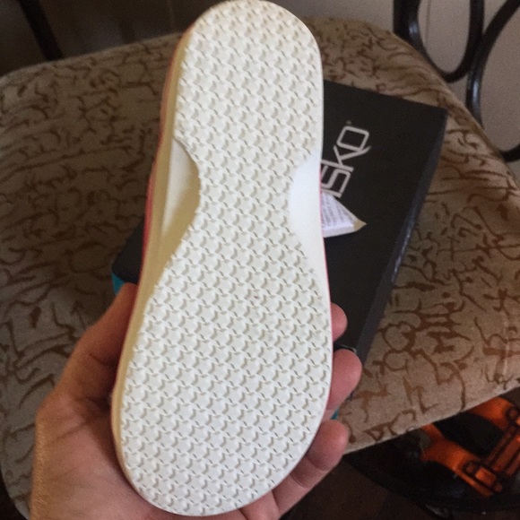 11.5-12 (29) Dansko kids Tie-Dye pink clogs - Picture 6 of 7